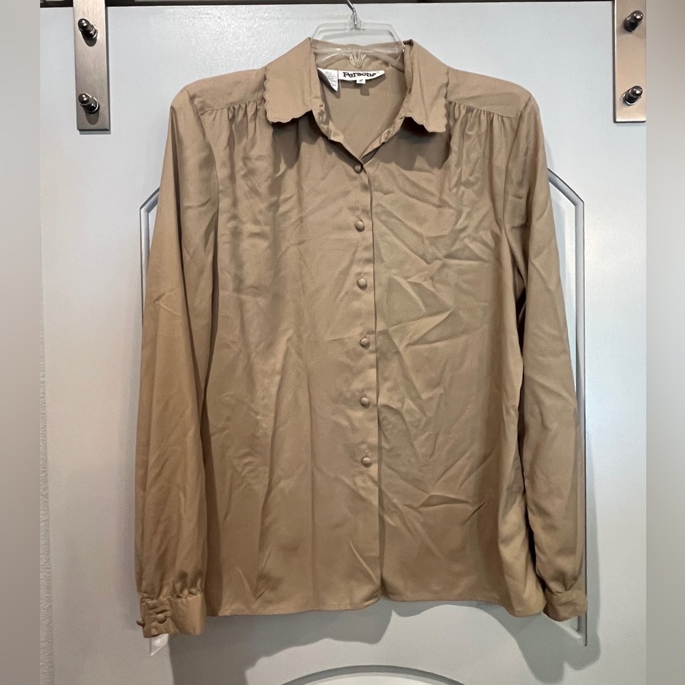 Vintage mocha tan Personal scalloped collar button up Blouse. So retro!